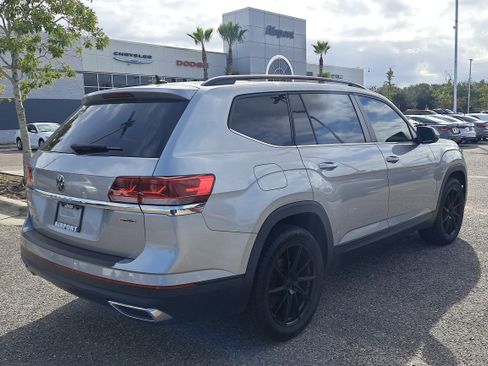 Used 2021 Volkswagen Atlas SE w/ Panoramic Sunroof Package image 6
