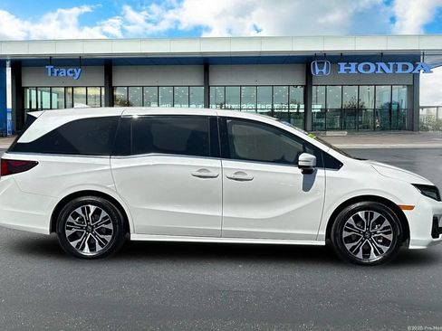 Certified 2026 Honda Odyssey Elite image 4
