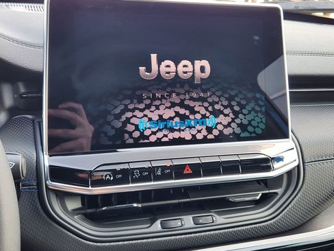 New 2026 Jeep Compass Latitude AWD/4WD image 14