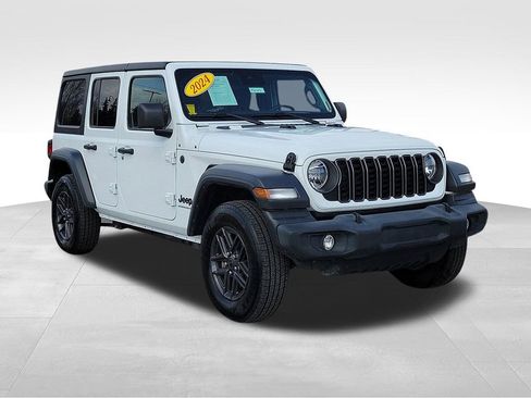 Used 2024 Jeep Wrangler Unlimited Sport AWD/4WD image 3