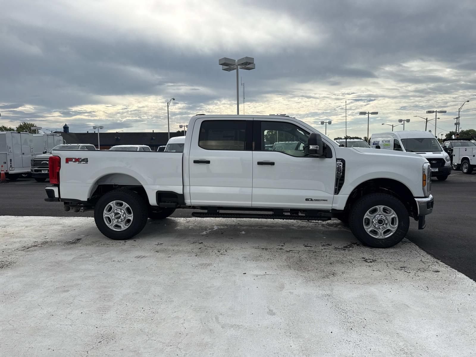New 2026 Ford F250 XLT w/ FX4 Off-Road Package AWD/4WD image 2