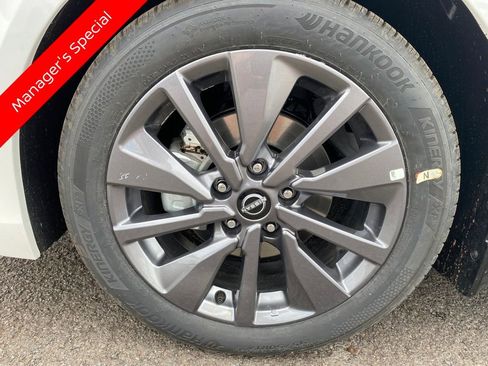 New 2026 Nissan Sentra SL w/ Floor Mat Package FWD image 9