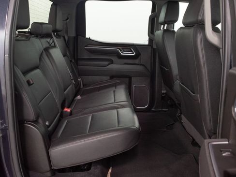 Used 2025 GMC Sierra 1500 SLT RWD image 16