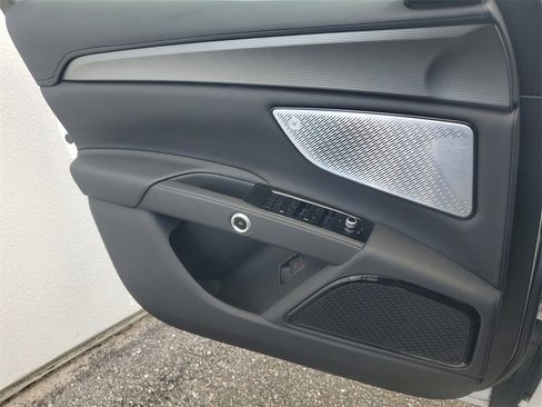 Used 2024 Maserati Grecale GT image 20