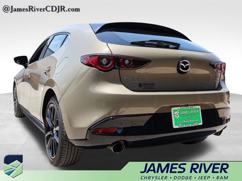 Used 2024 MAZDA MAZDA3 s AWD/4WD image 2