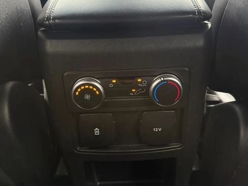 Used 2020 Ford Explorer XLT w/ Equipment Group 202A AWD/4WD image 13