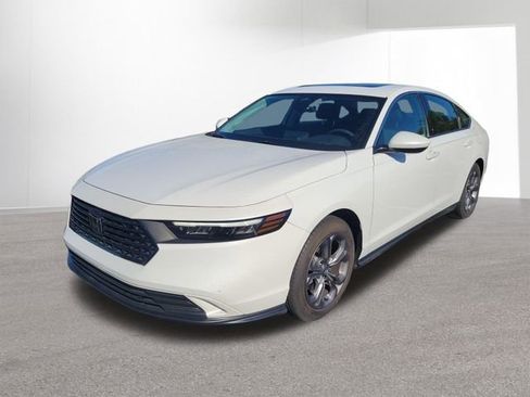 Certified 2023 Honda Accord EX image 12