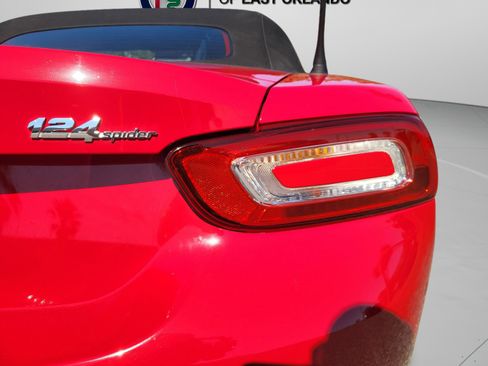 Used 2019 FIAT 124 Spider Classica RWD image 65