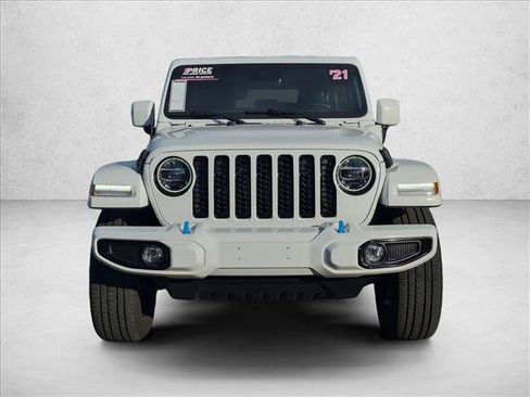 Used 2021 Jeep Wrangler Unlimited Sahara AWD/4WD image 2