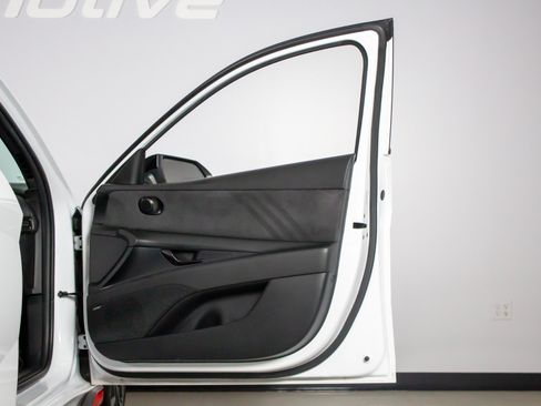 Used 2022 Hyundai Elantra N FWD image 26