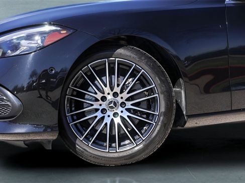 Used 2025 Mercedes-Benz C 300 Sedan image 4