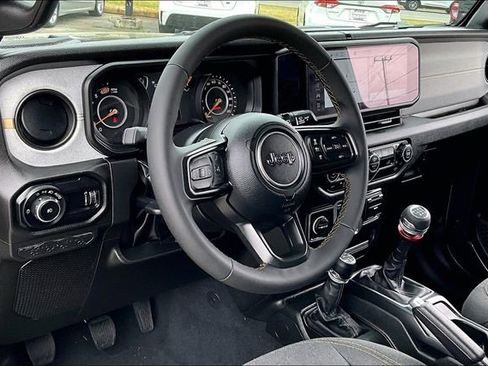 Used 2024 Jeep Wrangler Sport S image 14