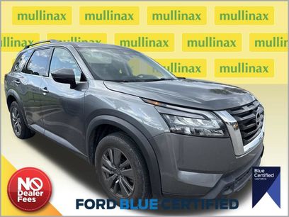Used 2023 Nissan Pathfinder SV