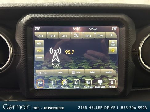 Used 2019 Jeep Wrangler Unlimited Sahara image 25