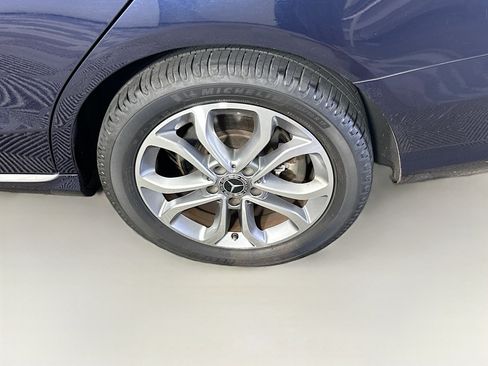 Used 2018 Mercedes-Benz C 300 4MATIC Sedan image 11