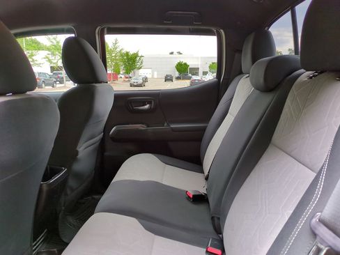 Used 2023 Toyota Tacoma TRD Sport AWD/4WD image 14