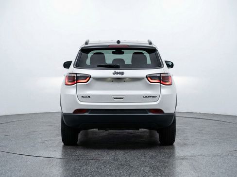 Used 2025 Jeep Compass Trailhawk AWD/4WD image 7