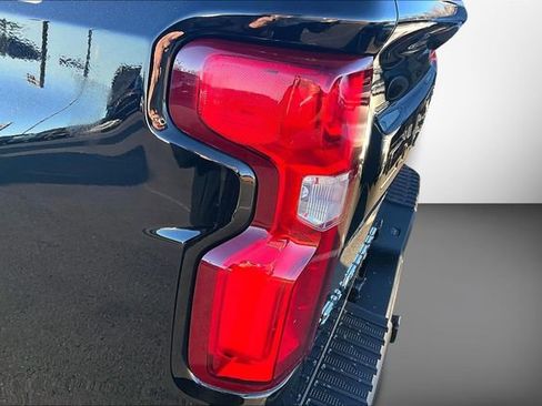 Used 2022 Chevrolet Silverado 1500 LT Trail Boss image 30