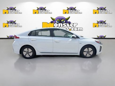 Used 2020 Hyundai Ioniq SE FWD image 4
