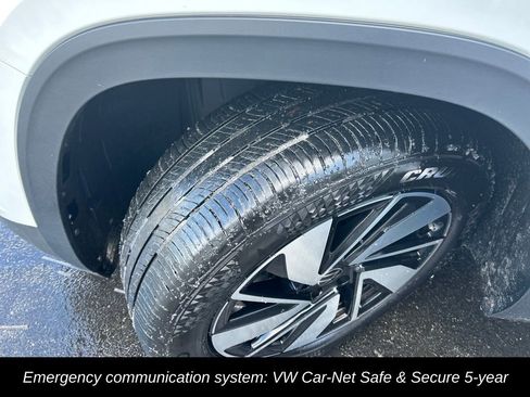 Used 2025 Volkswagen Atlas SE image 10