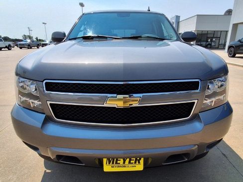 Used 2008 Chevrolet Suburban LT w/ LT Preferred Equipment Group AWD/4WD image 3