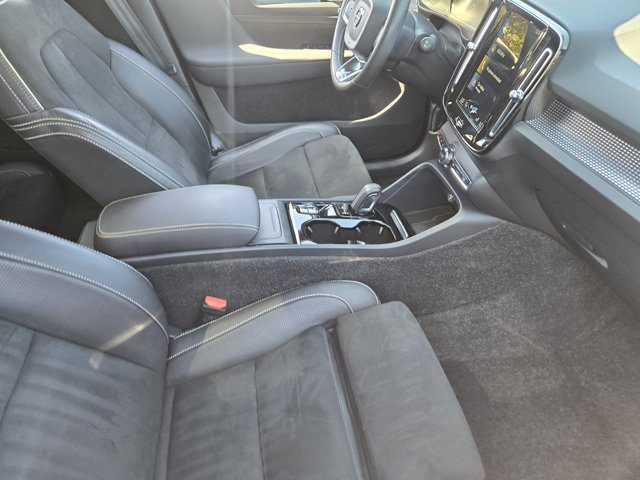 Used 2021 Volvo XC40 T5 R-Design w/ Advanced Package AWD/4WD image 13