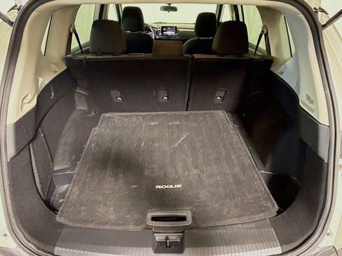 Used 2022 Nissan Rogue S image 35