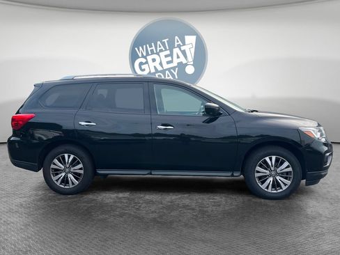 Used 2018 Nissan Pathfinder SL FWD image 2