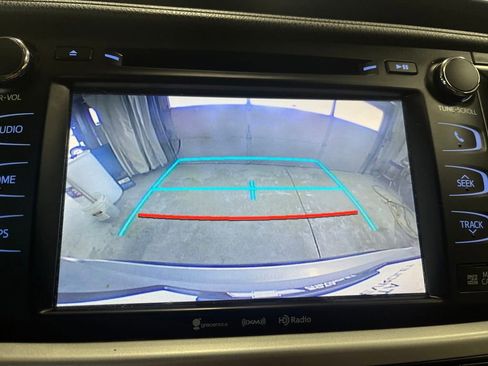 Used 2019 Toyota Highlander XLE image 21