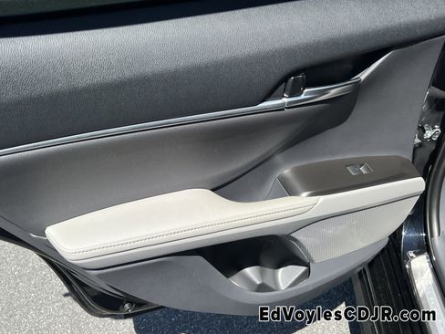 Used 2023 Toyota Camry XSE image 26