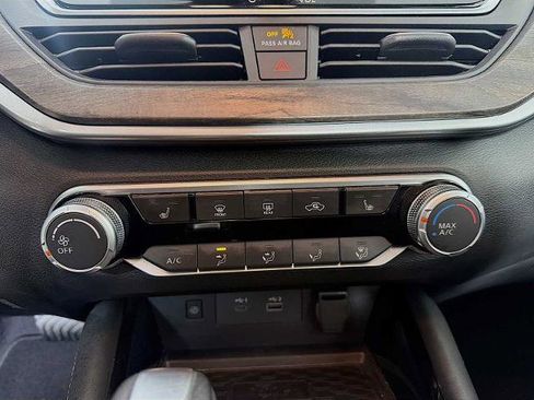 Certified 2023 Nissan Altima 2.5 SV w/ SV Premium Package FWD image 14