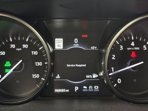 Used 2017 Land Rover Discovery Sport HSE image 37