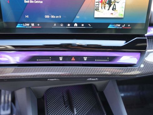 Used 2025 BMW M5 Sedan AWD w/ Carbon Package image 28