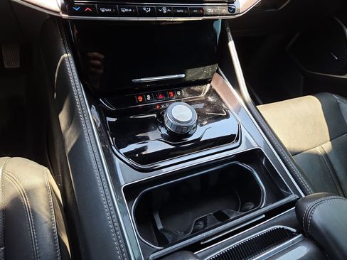 Used 2023 Jeep Wagoneer 2WD w/ Premium Group I image 22