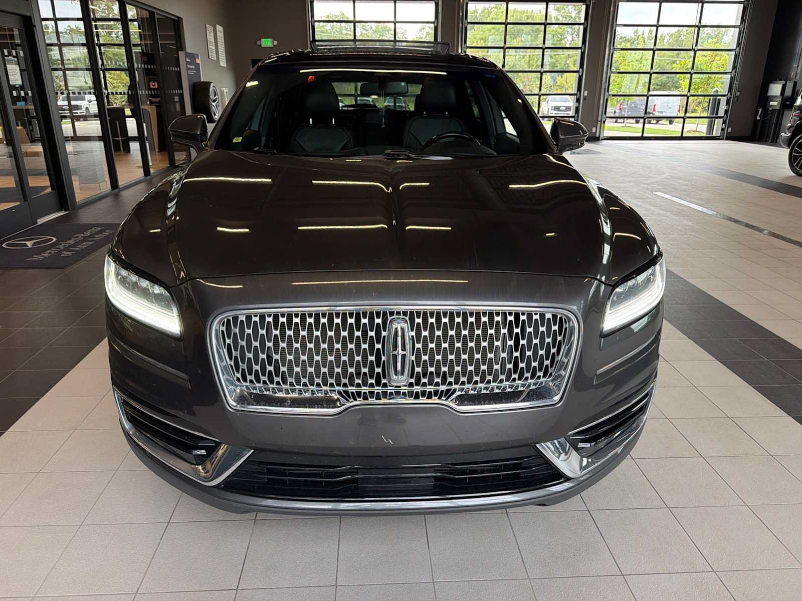 Used 2019 Lincoln Nautilus Reserve w/ Ultimate Package AWD/4WD image 3