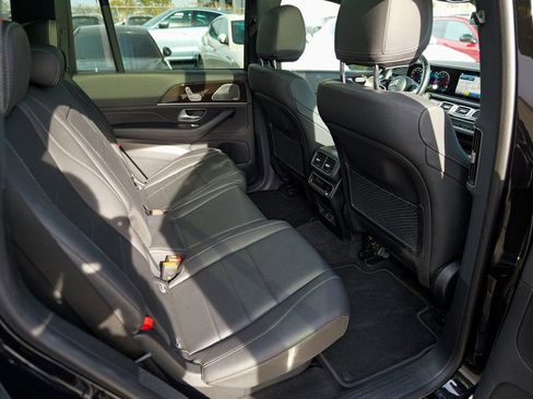 Used 2025 Mercedes-Benz GLS 450 4MATIC image 30