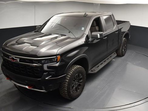 Used 2025 Chevrolet Silverado 1500 ZR2 w/ Technology Package image 47
