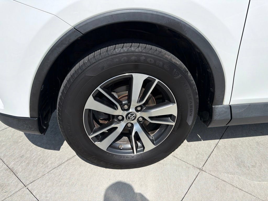 Used 2017 Toyota RAV4 XLE w/ Carpet Mat Package AWD/4WD image 9