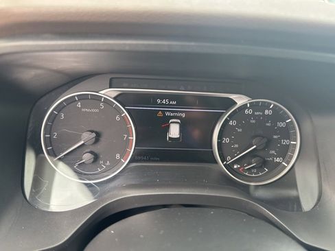 Used 2021 Nissan Rogue S image 11