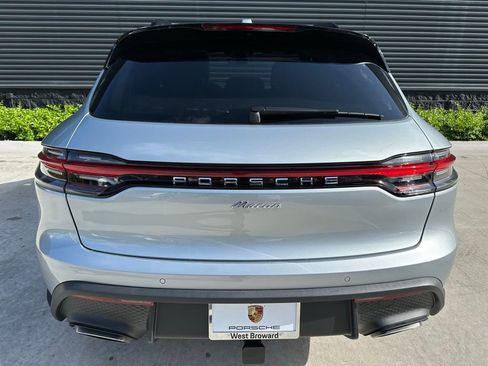 Certified 2025 Porsche Macan image 11