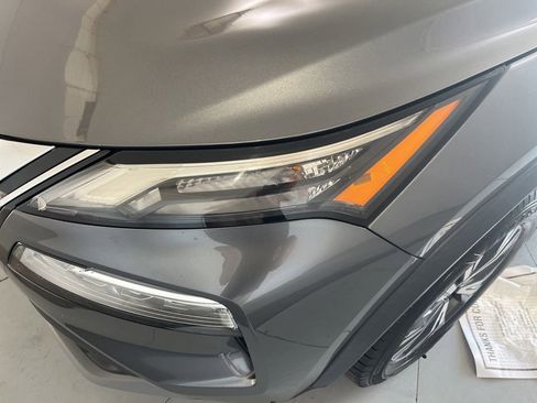 Used 2022 Nissan Rogue SV FWD image 36