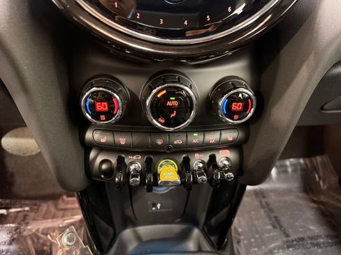 Certified 2024 MINI Cooper SE FWD image 18
