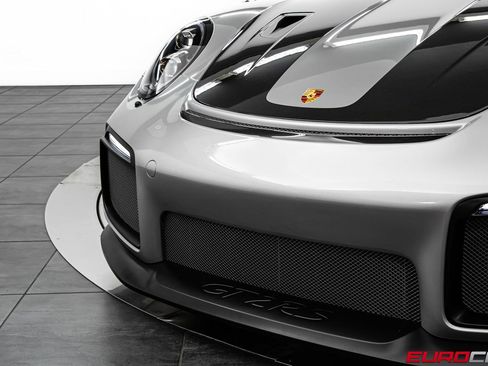 Used 2018 Porsche 911 GT2 RS image 13