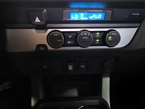 Used 2021 Toyota Tacoma SR5 RWD image 22