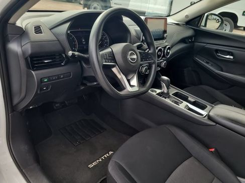 Used 2024 Nissan Sentra SV FWD image 19