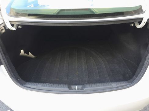 Used 2013 Hyundai Elantra GLS w/ Preferred Pkg FWD image 20