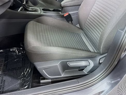Certified 2025 Volkswagen Jetta S FWD image 21