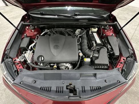 Used 2018 Toyota Camry XSE FWD image 19