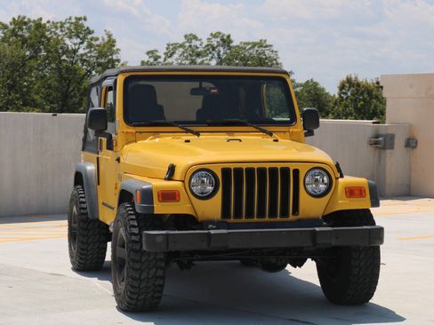 Used 2004 Jeep Wrangler X w/ Convenience Group AWD/4WD image 11