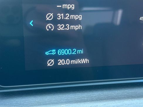 Certified 2023 BMW 530e xDrive w/ Executive Package image 36